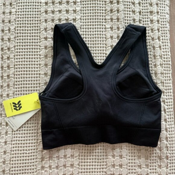 NEW All in Motion Black Sports Bra Size M - Picture 3 of 5